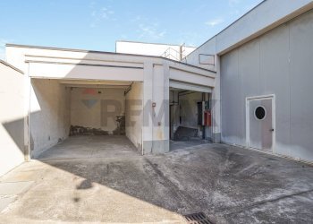 Cortile interno - Magazzino Bergamo - foto 4