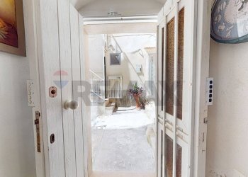 Hall / corridoio - Monolocale Via San Giorgio
 
13, Vieste - foto 11