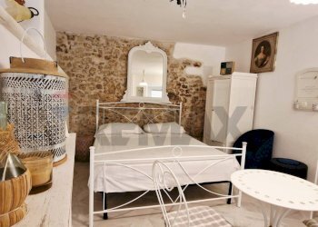 Camera / camera da letto - Monolocale Via San Giorgio
 
17, Vieste - foto 2