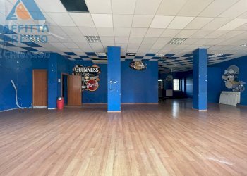 Foto 2 - Negozio Via BRADAC
 
2, Chivasso - foto 2