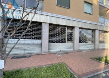 Foto 5 - Negozio Via BRADAC
 
2, Chivasso - foto 4