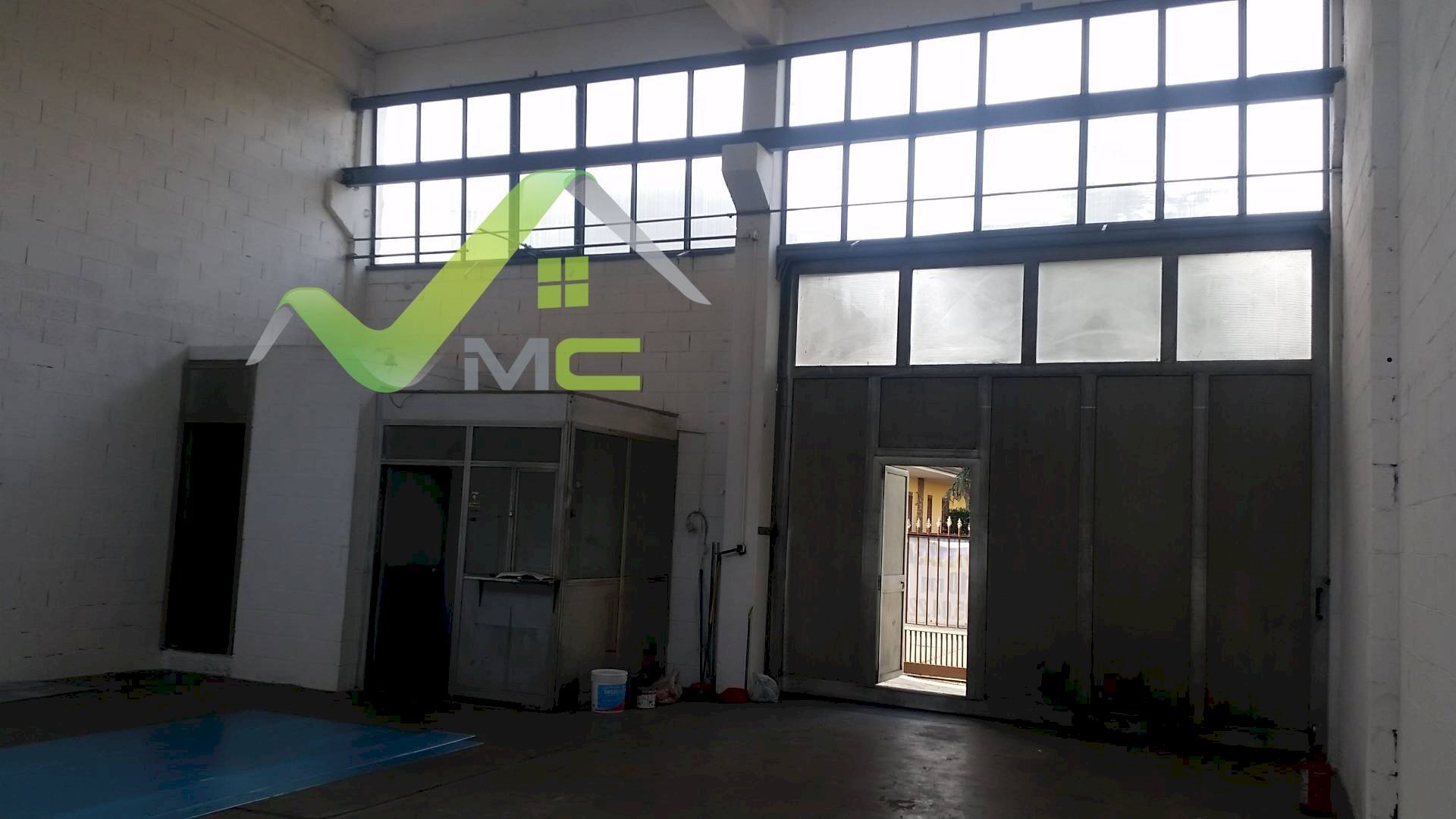 Foto 1 - Capannone VIA VOLTA
 
14, Pessano con Bornago - foto 1