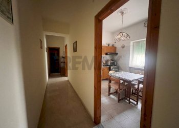 Hall / corridoio - Appartamento via Campo sportivo
 
12, Ponte - foto 13