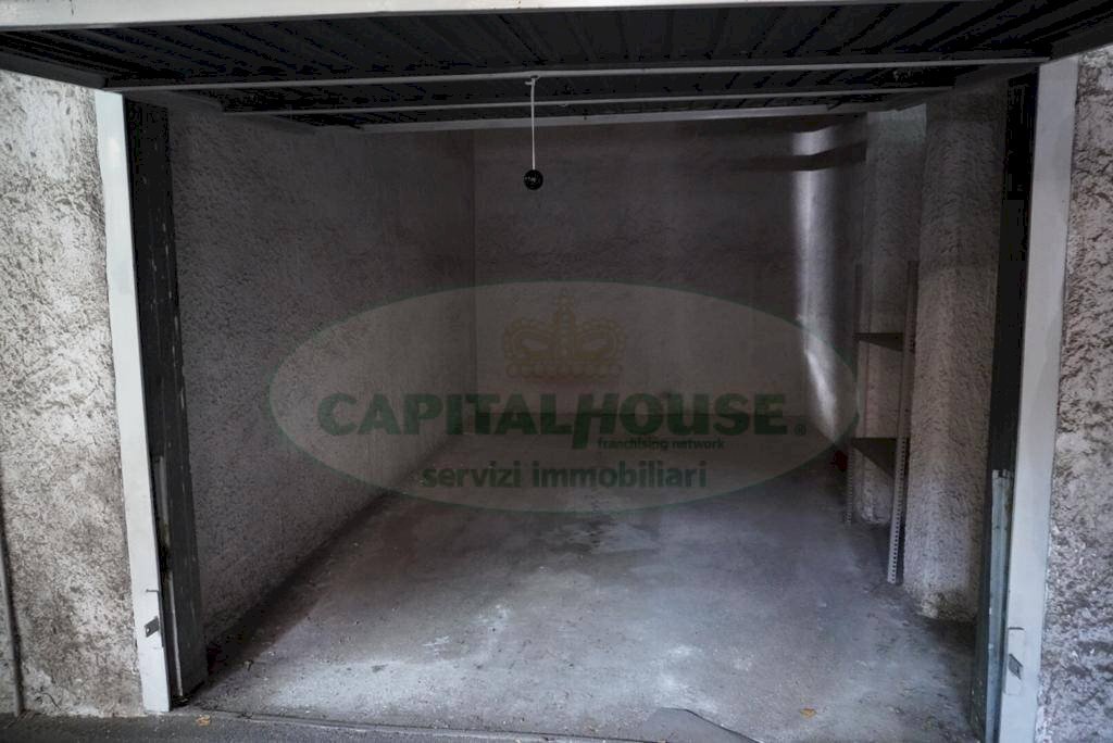 Foto 1 - Box VIA GM BOSCO, Caserta - photo 1