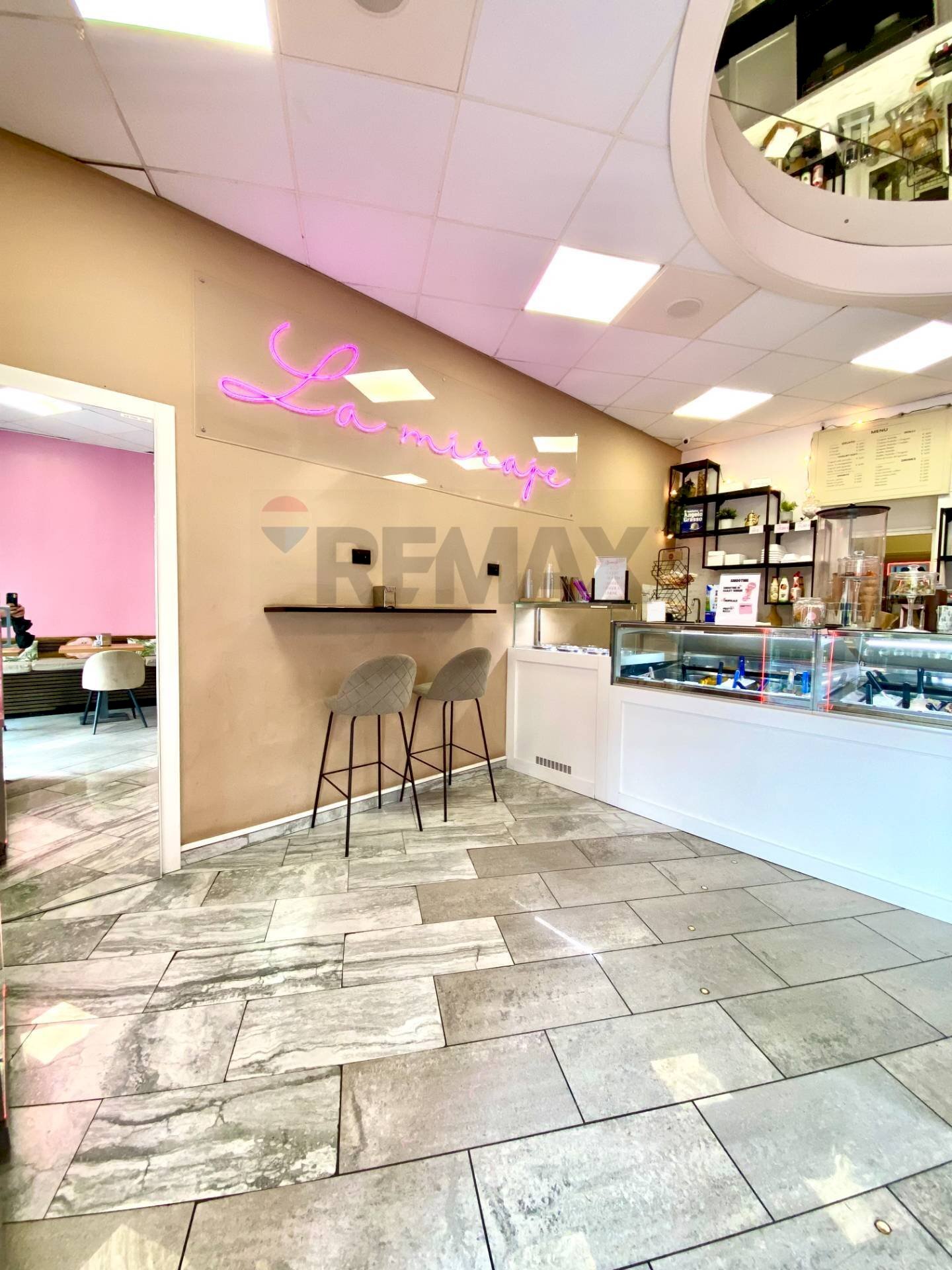 Ricezione / Lobby - Attività Commerciale Strada Giuseppe Garibaldi
 
29/B, Parma - foto 1