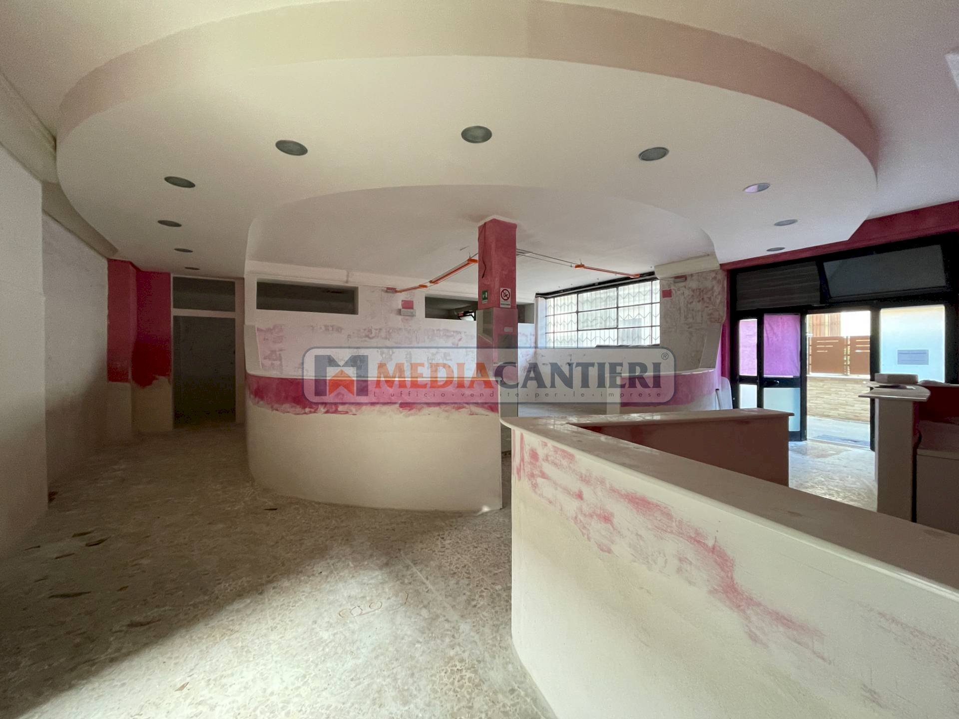 Foto 2 - Locale Commerciale VIA BOCCA DI VALLE
11, Pescara - foto 2