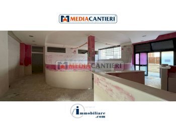 Foto 1 - Locale Commerciale VIA BOCCA DI VALLE
11, Pescara - foto 1