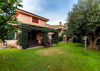 Casa all\'aperto - Casa semi indipendente via Oricola
 
6C, Guidonia Montecelio - foto 1