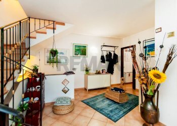 Soggiorno - Casa semi indipendente via Oricola
 
6C, Guidonia Montecelio - foto 14