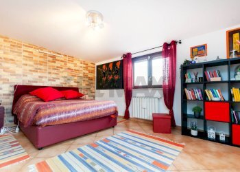 Camera / camera da letto - Casa semi indipendente via Oricola
 
6C, Guidonia Montecelio - foto 18