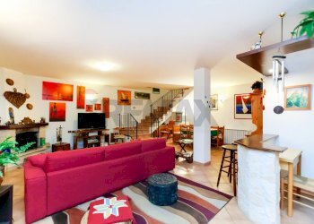 Sala da pranzo - Casa semi indipendente via Oricola
 
6C, Guidonia Montecelio - foto 29