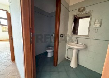 Bagno - Commercial Premises Via Consolare
 
139, Bagheria - photo 3
