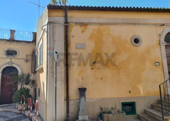 Edificio all\'aperto - Casa indipendente via Gioeni
 
12/14, Chiaramonte Gulfi - foto 23