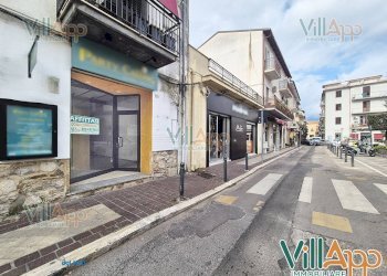 Foto 1 - Commercial Premises Via San Francesco
 
5, Fondi - photo 1