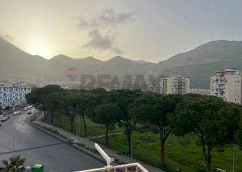 Edificio all\'aperto - Trilocale Via Tindari
 
34, Palermo - foto 4