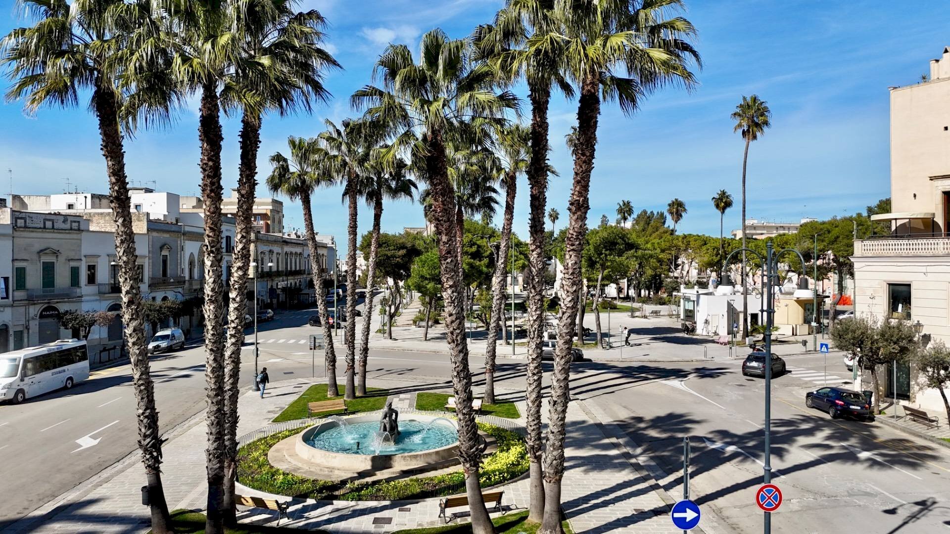 Foto 2 - Locale Commerciale Corso Porta Luce
 
19, Galatina - foto 2