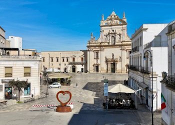 Foto 1 - Locale Commerciale Corso Porta Luce
 
19, Galatina - foto 1