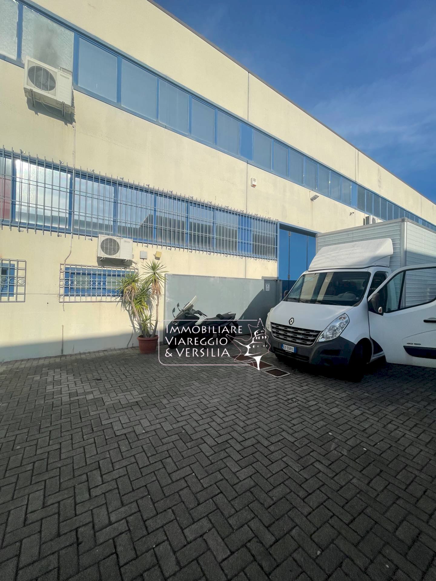 Foto 1 - Magazzino via Libeccio
 
47, Viareggio - foto 1