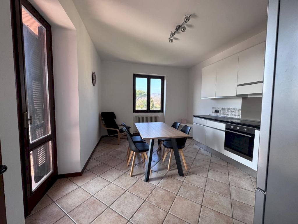 Cucina - Appartamento Maggiora - foto 2