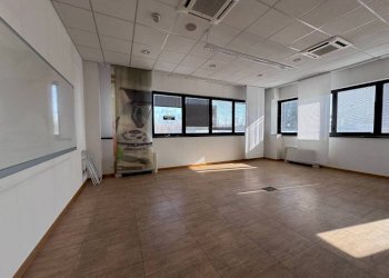 Ufficio - Office via Novara, Borgomanero - photo 2