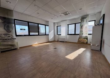 Ufficio - Office via Novara, Borgomanero - photo 3