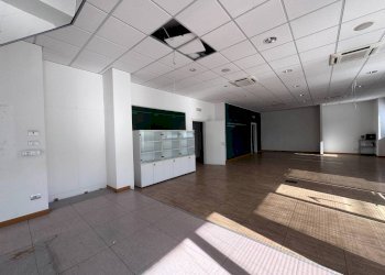 Interno non residenziale - Office via Novara, Borgomanero - photo 10