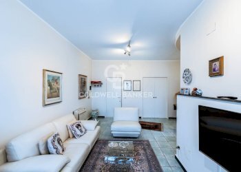 Foto 4 - Trilocale Via Litteri
 
51, Aci Castello - foto 4