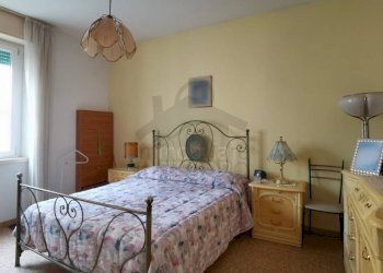 Camera da letto - Quadrilocale via Ippolito Nievo, 4, Rimini - foto 18