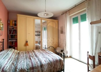Camera da letto - Quadrilocale via Ippolito Nievo, 4, Rimini - foto 19