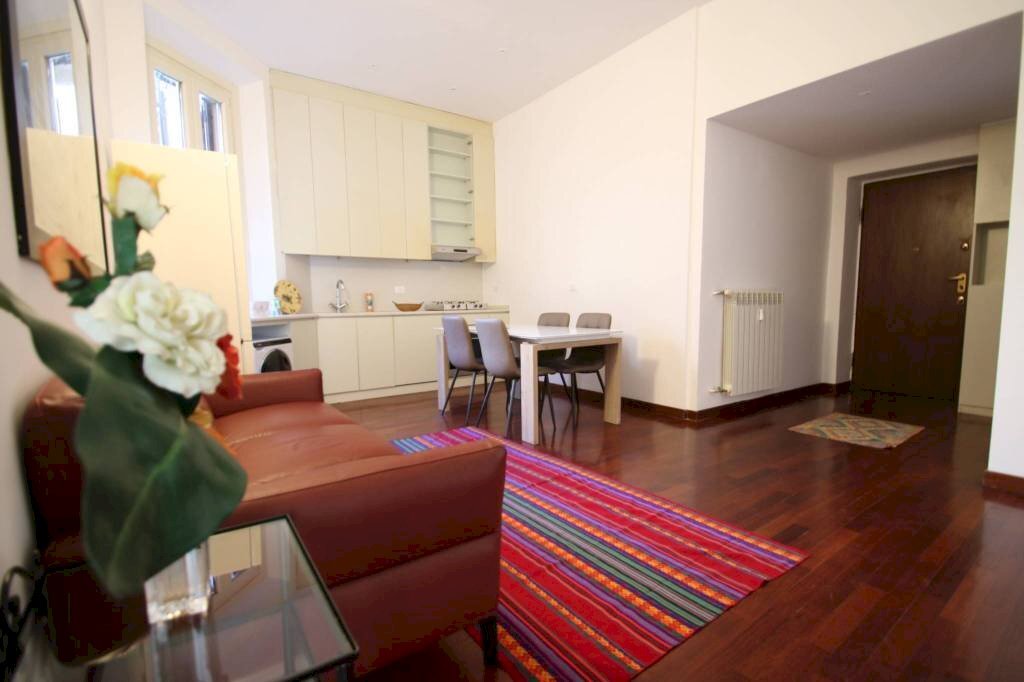 Salone - Trilocale via Gerolamo Tiraboschi, 2, Milano - foto 1