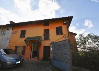 Facciata - Casa indipendente via Bertola, Belveglio - foto 1