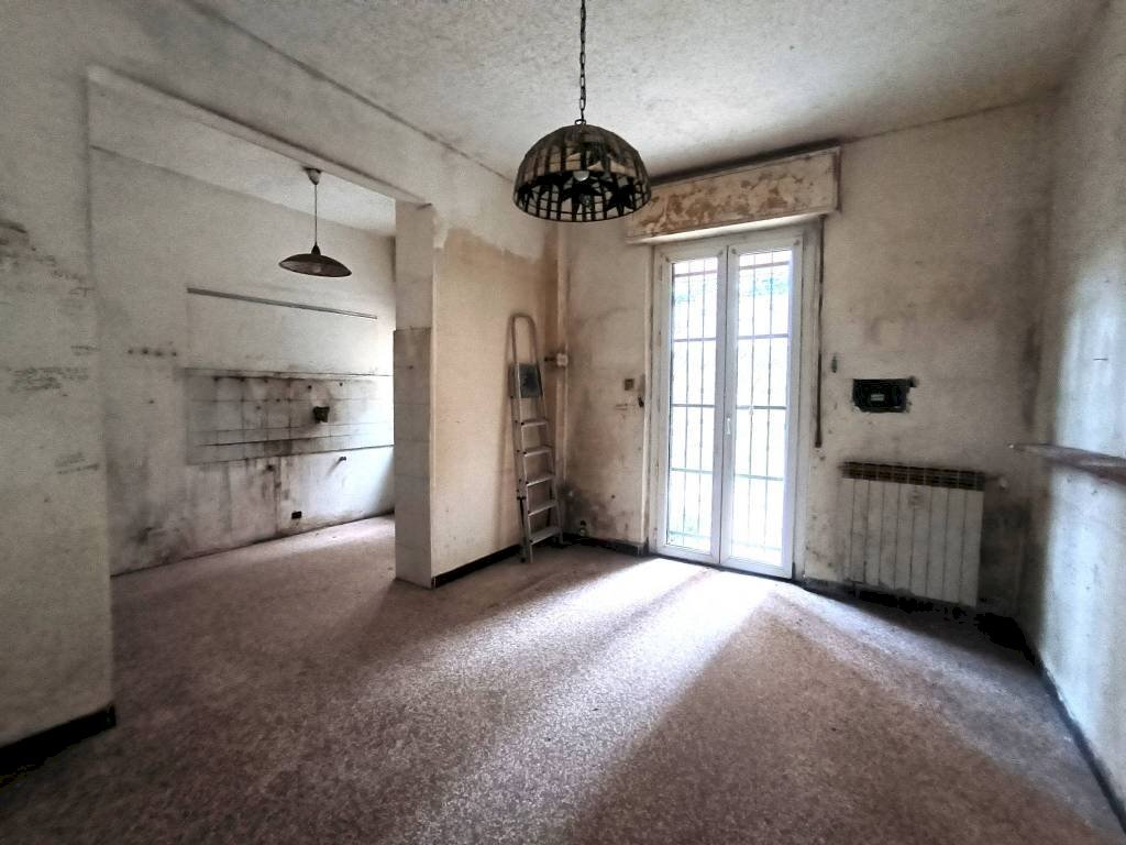 Soggiorno - Bilocale via Gaeta, Genova (zona Oregina) - foto 2