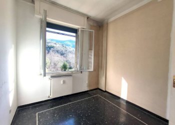 Camera da letto - Trilocale via Sergio Piombelli, Genova (zona Sampierdarena) - foto 13