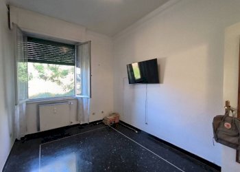 Camera da letto - Trilocale via Sergio Piombelli, Genova (zona Sampierdarena) - foto 24