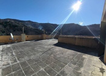 Terrazzo - Trilocale via Sergio Piombelli, Genova (zona Sampierdarena) - foto 2