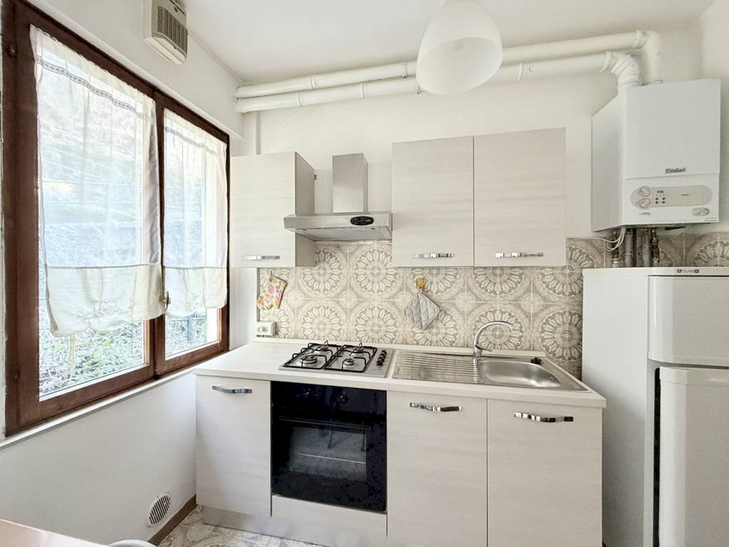 Foto 2 - Quadrilocale Viale Europa
 
2, Sassello - foto 2