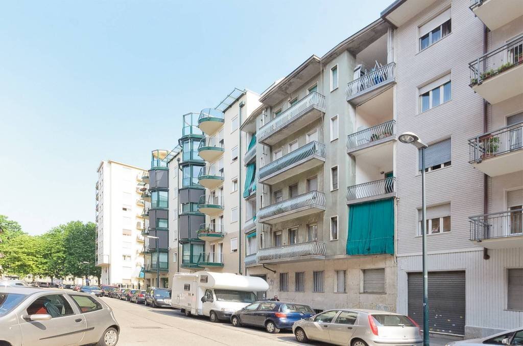 Facciata - Bilocale Passaggio Privato Mario Leoni, 13, Torino (zona Lingotto) - foto 1