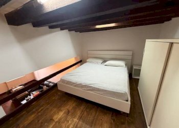 Camera da letto - Three-room apartment via Bartolomeo Carandini, Modena (neighborhood Centro Storico) - photo 7