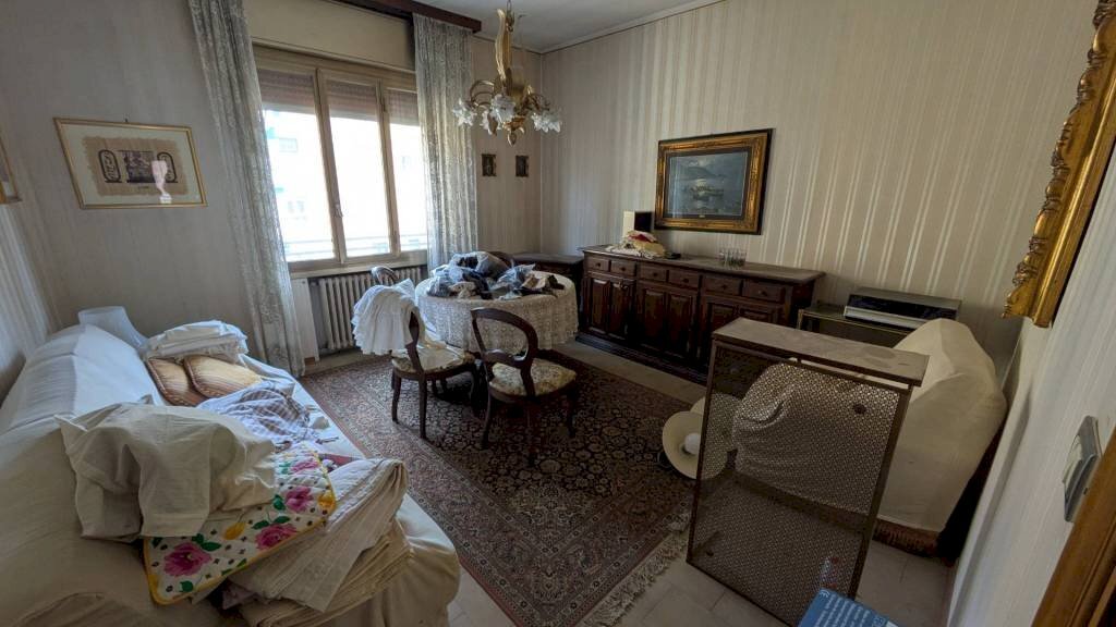 Salone - Quadrilocale via Amico Aspertini, 2/2, Bologna (zona Mazzini) - foto 1