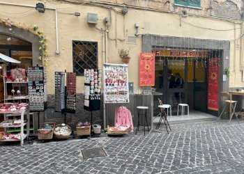 Foto 1 - Locale Commerciale Corso Vittorio Emanuele, Nemi - foto 1