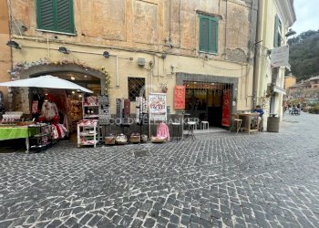 Foto 2 - Locale Commerciale Corso Vittorio Emanuele, Nemi - foto 2