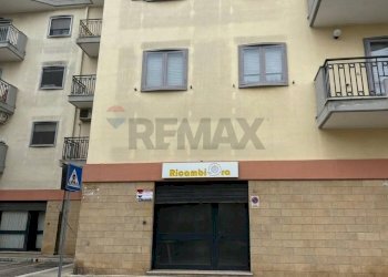 Edificio all\'aperto - Two-room apartment Via Gran Bretagna
 
2/A, Trani - photo 2