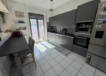 Cucina - Appartamento via Piero Gobetti, 22A, Ivrea - foto 1
