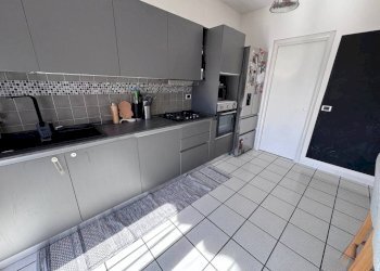 Cucina - Appartamento via Piero Gobetti, 22A, Ivrea - foto 12