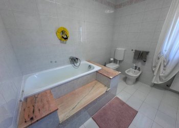 Bagno - Appartamento via Piero Gobetti, 22A, Ivrea - foto 31