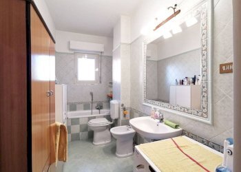 Bagno - Appartamento via Palmiro Togliatti, 21, Torino (zona Mirafiori Sud) - foto 37