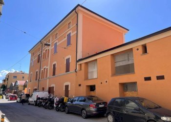 Facciata - Trilocale via del Greto, 1, Bologna (zona Borgo Panigale) - foto 1