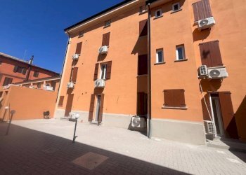 Facciata - Trilocale via del Greto, 1, Bologna (zona Borgo Panigale) - foto 2