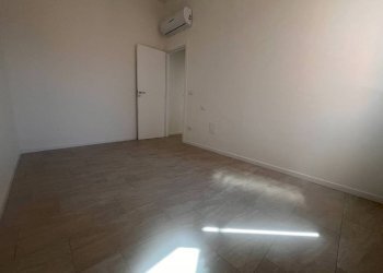 Camera da letto - Trilocale via del Greto, 1, Bologna (zona Borgo Panigale) - foto 12