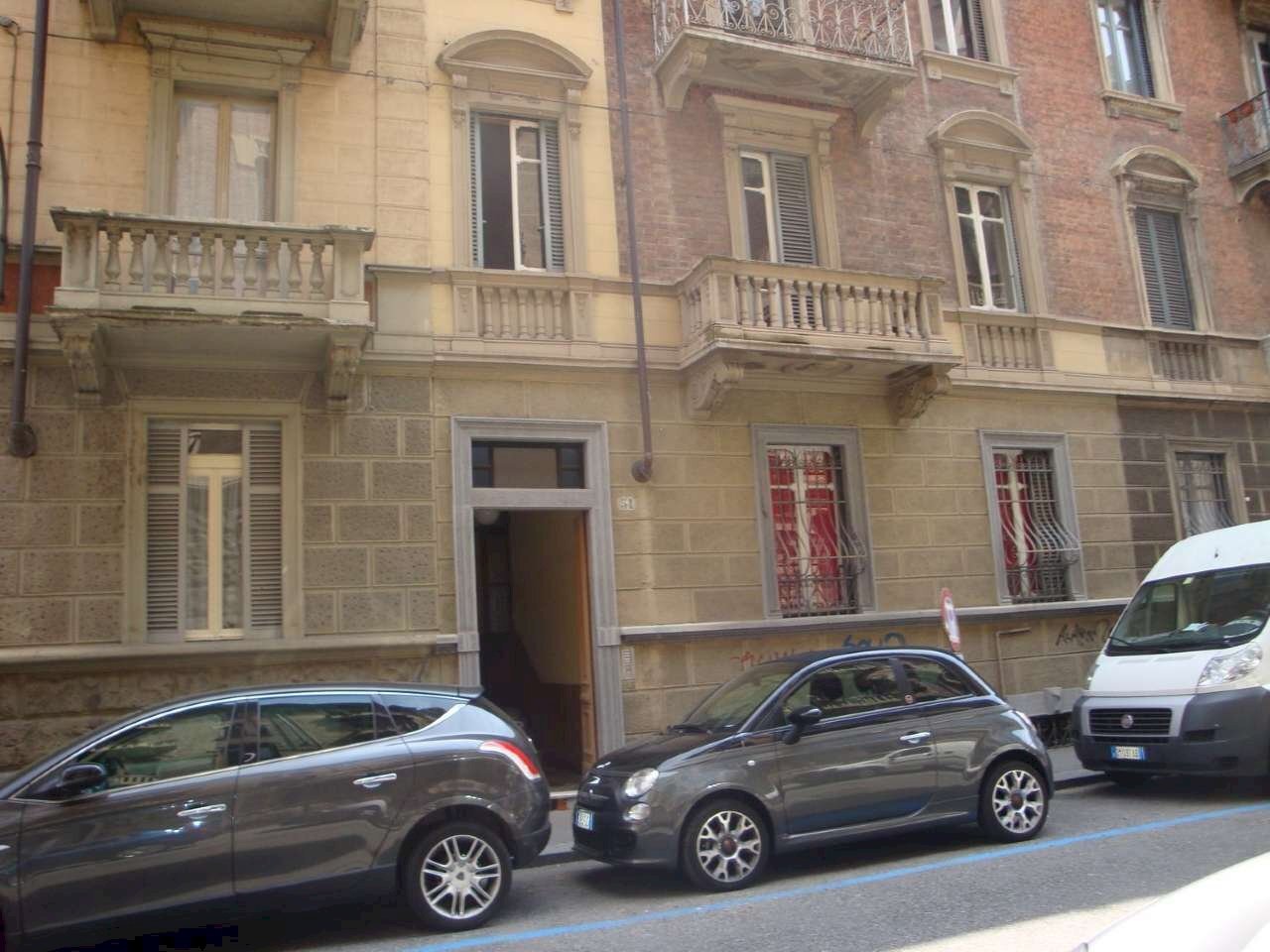 facciata - Three-room apartment via Via Giacinto Collegno, 51, Torino (neighborhood Cit Turin) - photo 1